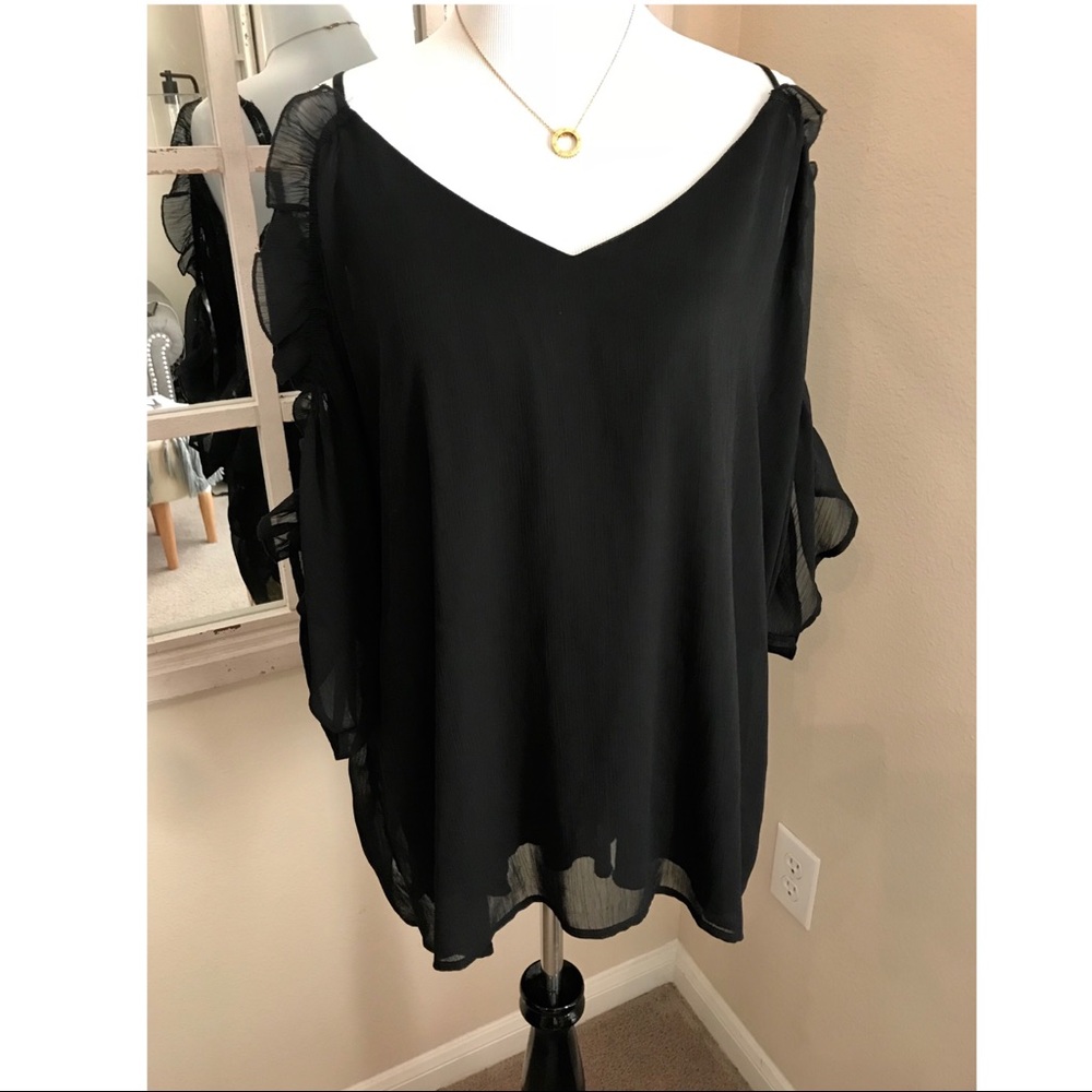 By Together Black Ruffle Top 💕 Size Large